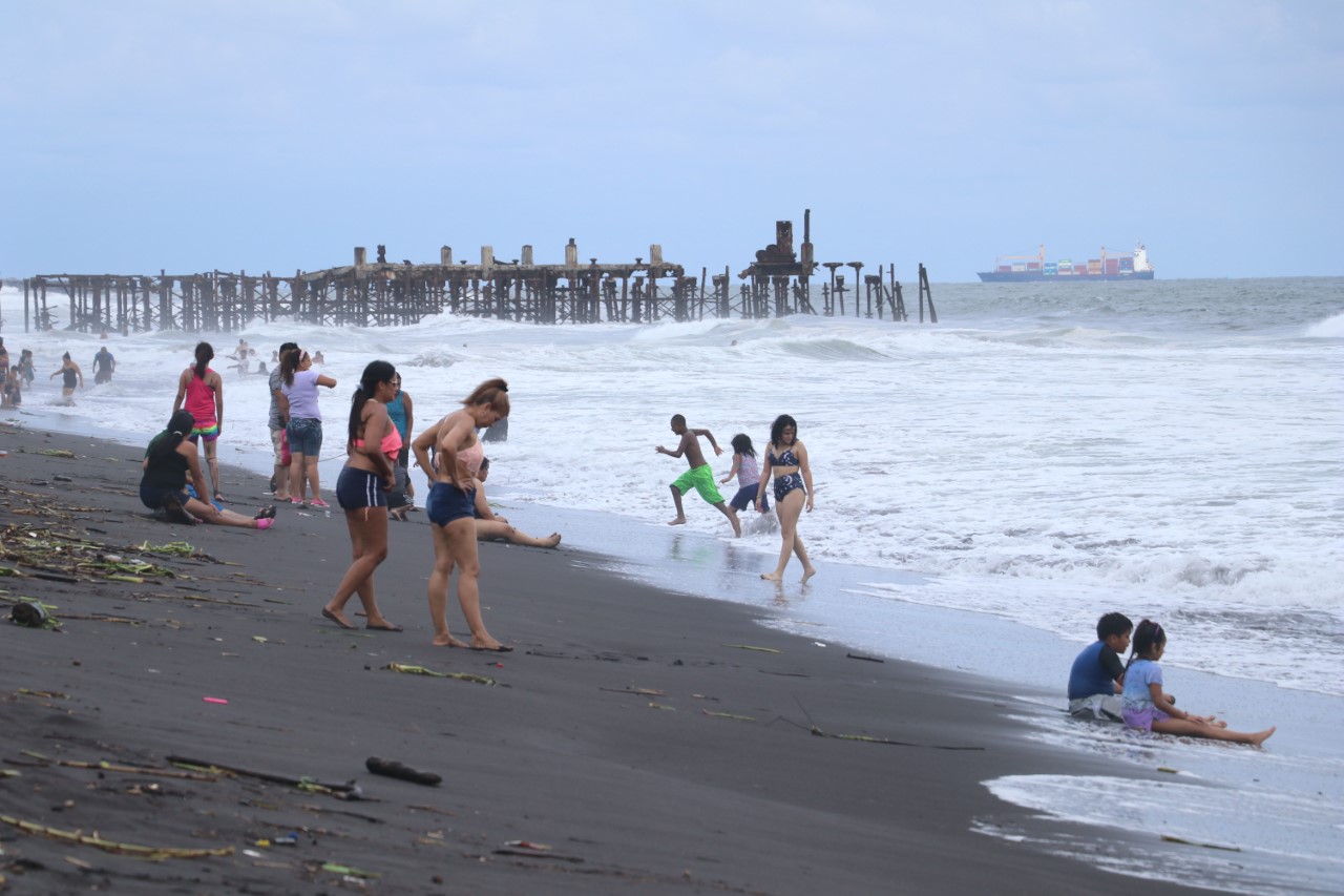 En imágenes: Familias en el Puerto San José disfrutan del primer fin de semana sin restricciones
