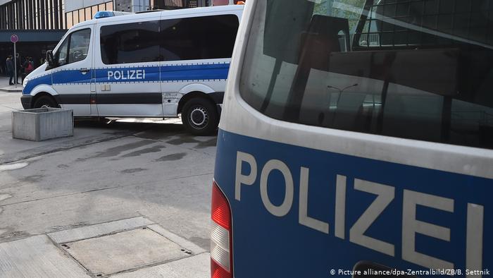 Niño de 13 años muere a puñaladas la noche de Halloween en Berlín