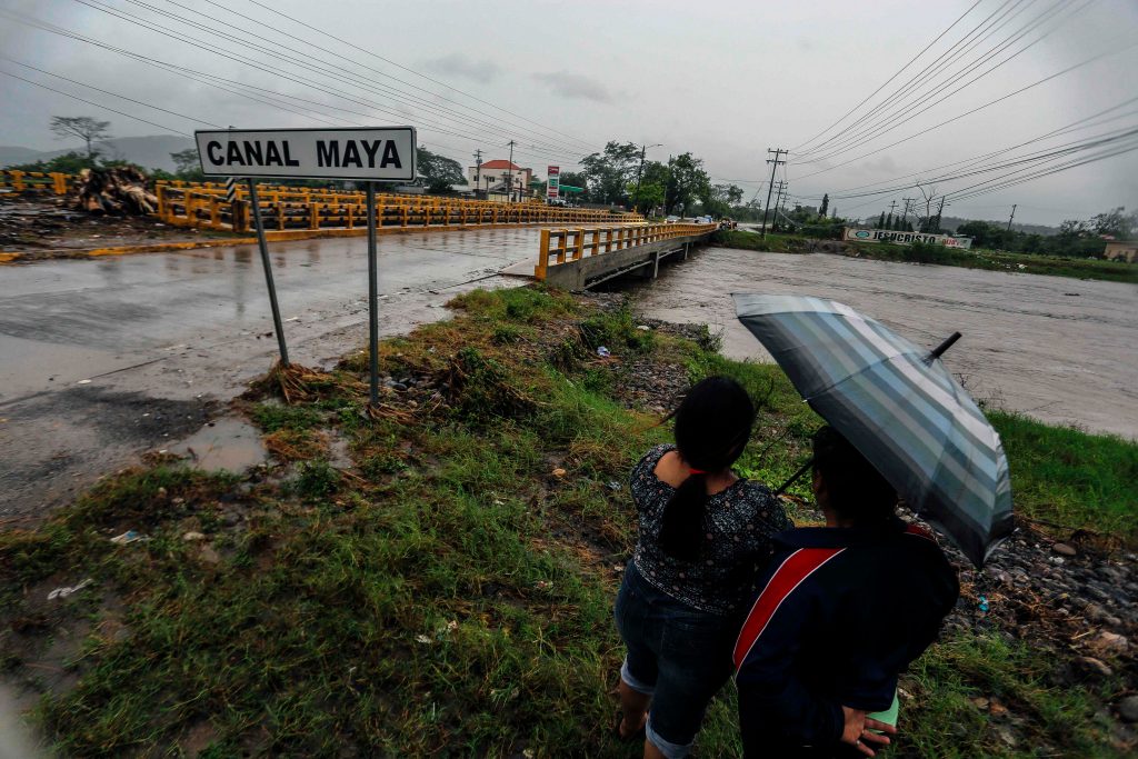 “Miles están incomunicados”: Iota llega a Honduras tras dejar ocho muertos