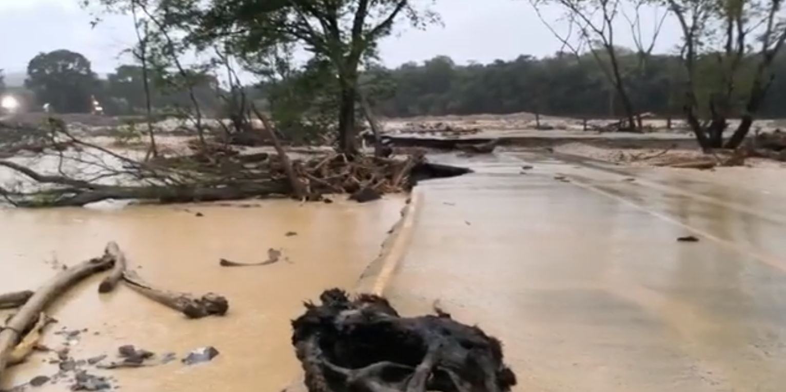 Iota en Guatemala: paso cerrado en puentes Jones y Santiago en la ruta al Atlántico
