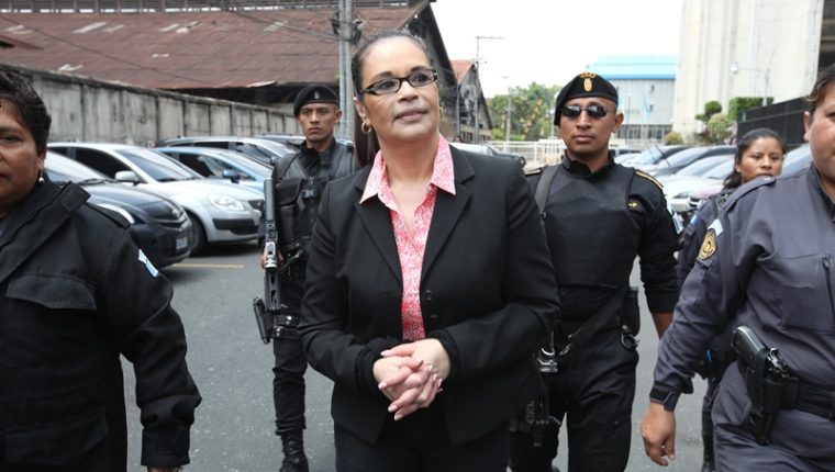 Roxana Baldetti por “falta de recursos económicos” renunció a su solicitud de ser trasladada a un hospital privado