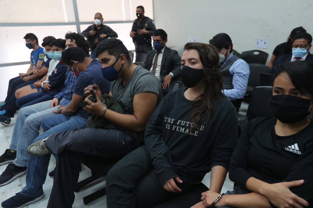 Juez libera a nueve manifestantes capturados en protestas por el presupuesto 2021