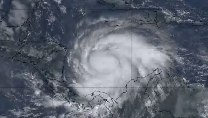 El huracán Iota impactará a Nicaragua y Honduras con categoría 4 y meteorólogos advierten fuertes inundaciones