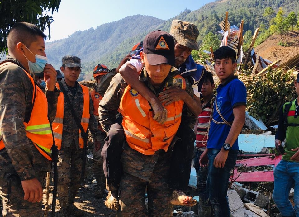 Ejército de Guatemala rescata en aldea Quejá