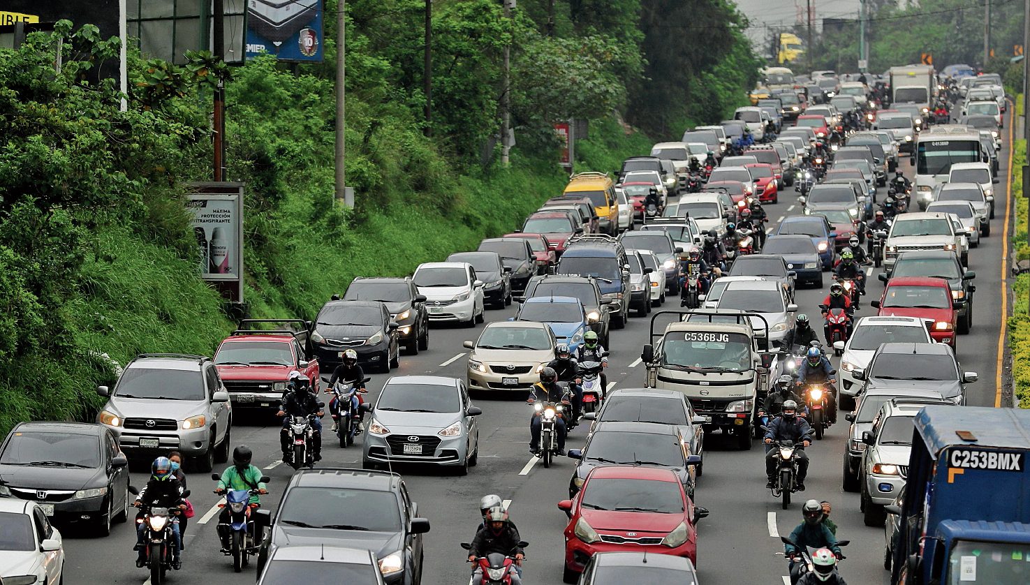 Atención conductores: En esta fecha la SAT podría comenzar la entrega de placas metálicas