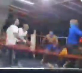 Video: pelea de box termina en batalla campal sobre el cuadrilátero