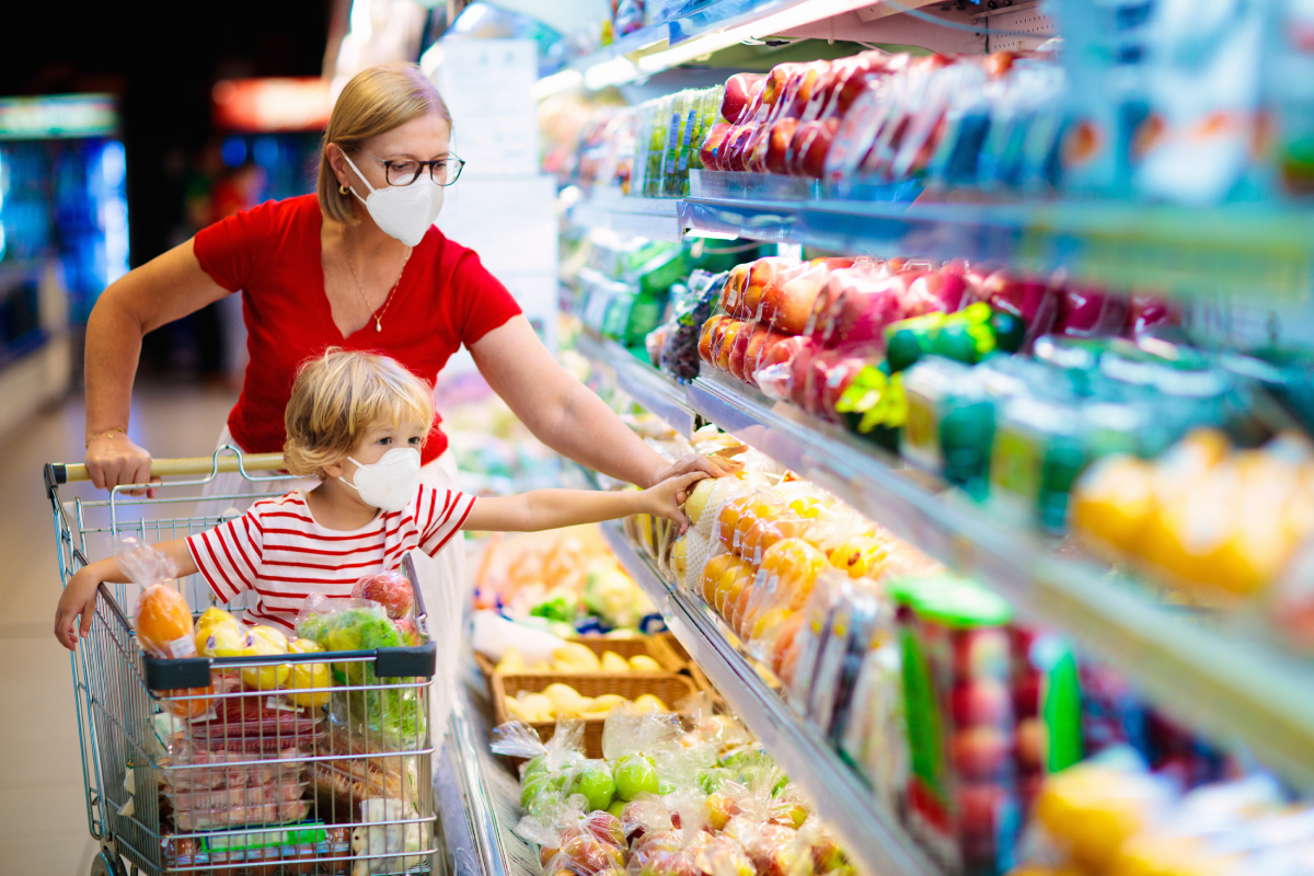 ¿Se puede transmitir el covid-19 a través de los alimentos?