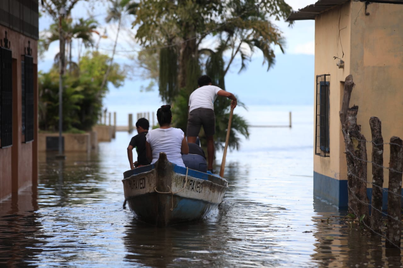 El encanto turístico de Playa Dorada y Mariscos se desvanece en medio de las inundaciones causadas por Eta e Iota