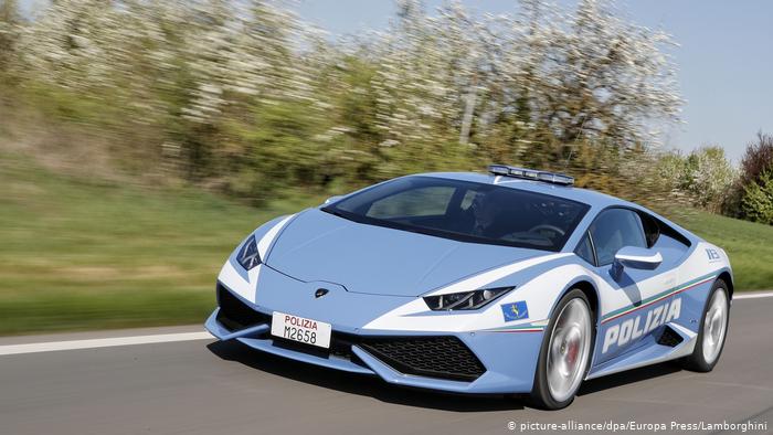 “A toda velocidad”: la policía italiana usó un Lamborghini para trasladar un riñón