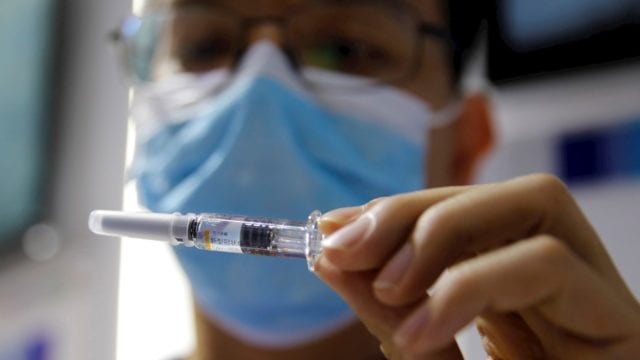 Llegan a México las primeras dosis de vacuna china contra el coronavirus para ensayos Fase 3