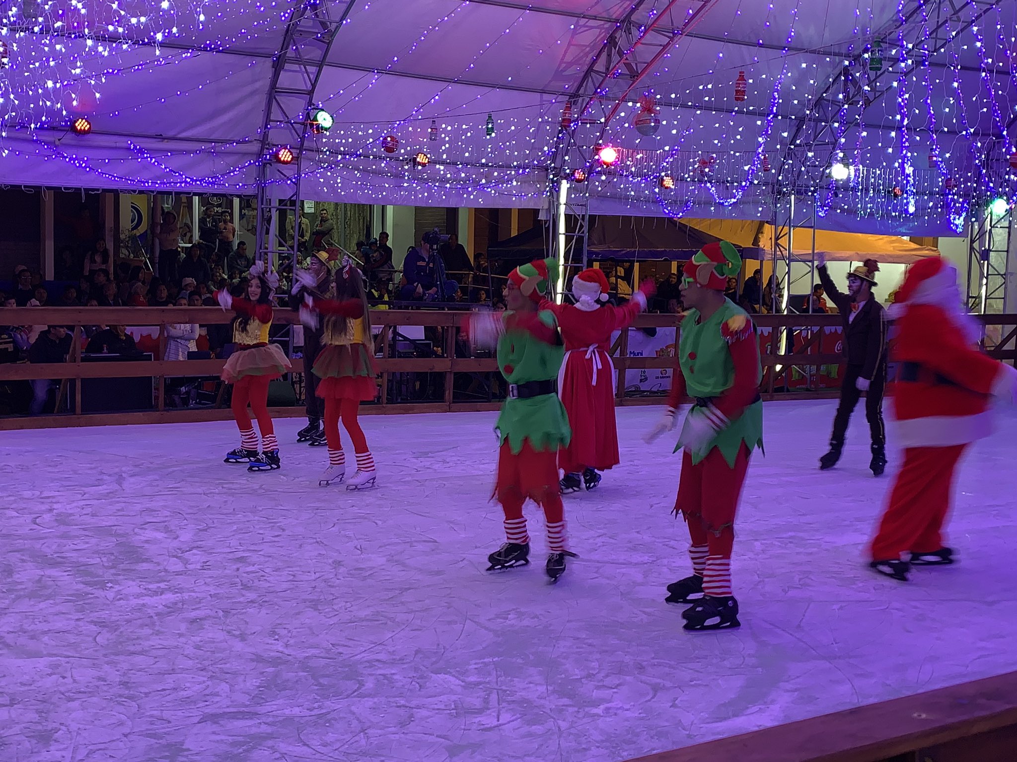 Salud pidió que se abstuviera, pero Neto Bran sigue adelante con la pista de hielo para patinaje