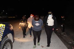 Tres personas fueron detenidas cuando trasladaban US$30 mil en efectivo