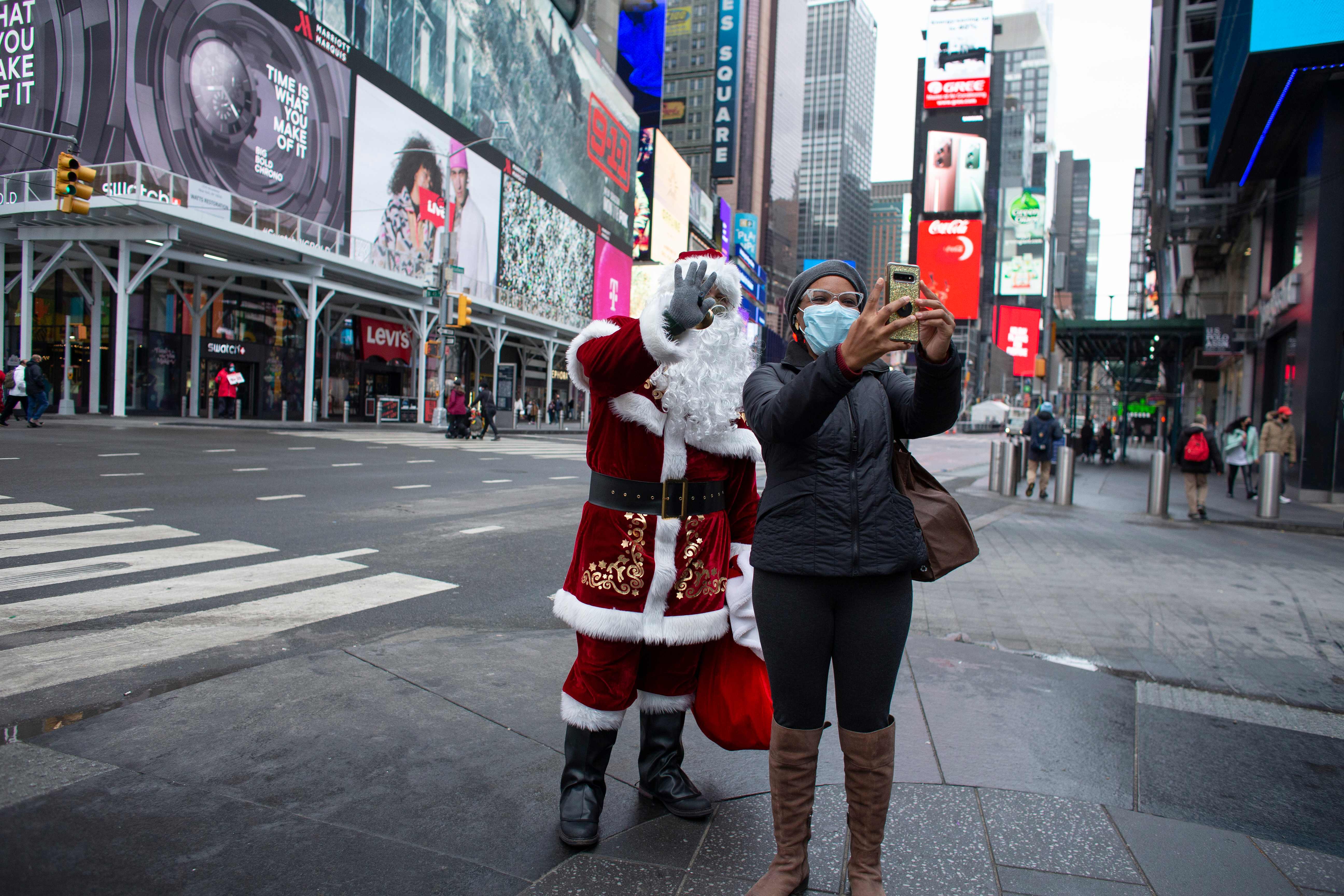 Darwin Romero: el guatemalteco que lleva alegría a las calles de Nueva York disfrazado de Santa Claus
