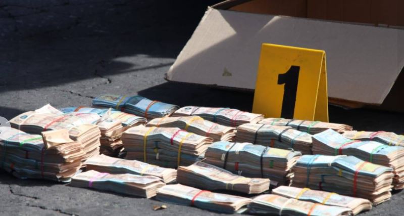 Quetzaltenango: Transportaban más de Q700 mil en caja de cartón