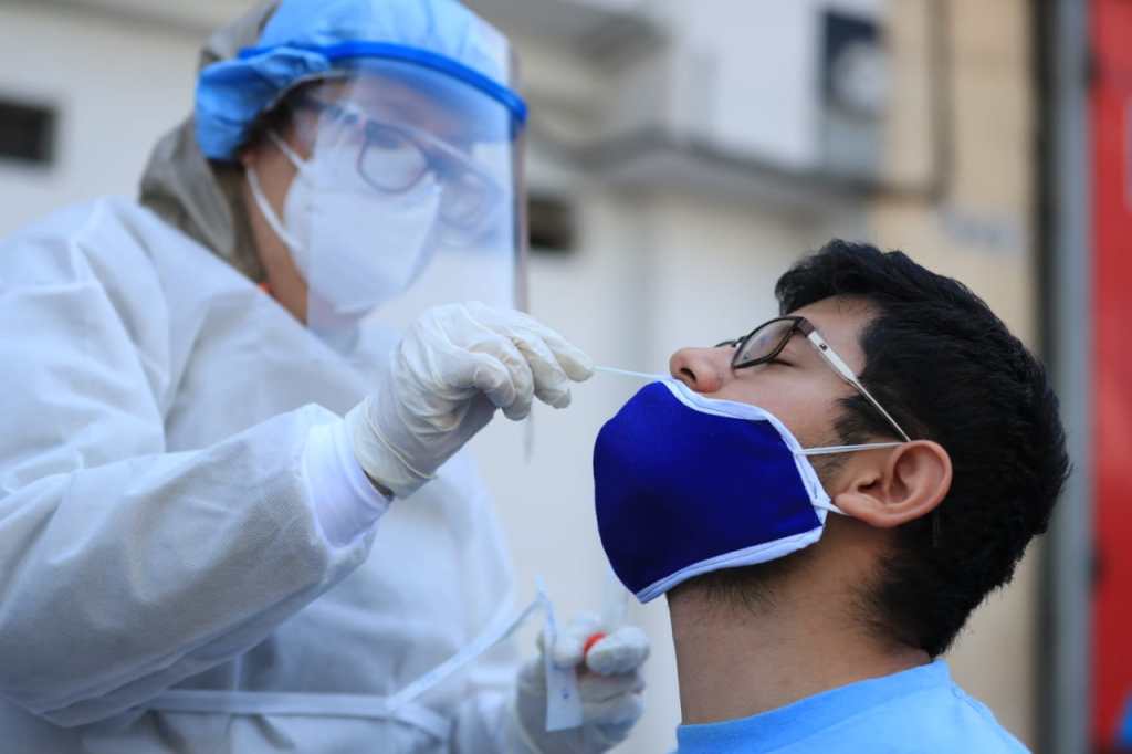 ¿Cómo funcionan las pruebas RT-PCR que Salud utiliza para detectar nuevas variantes de coronavirus?