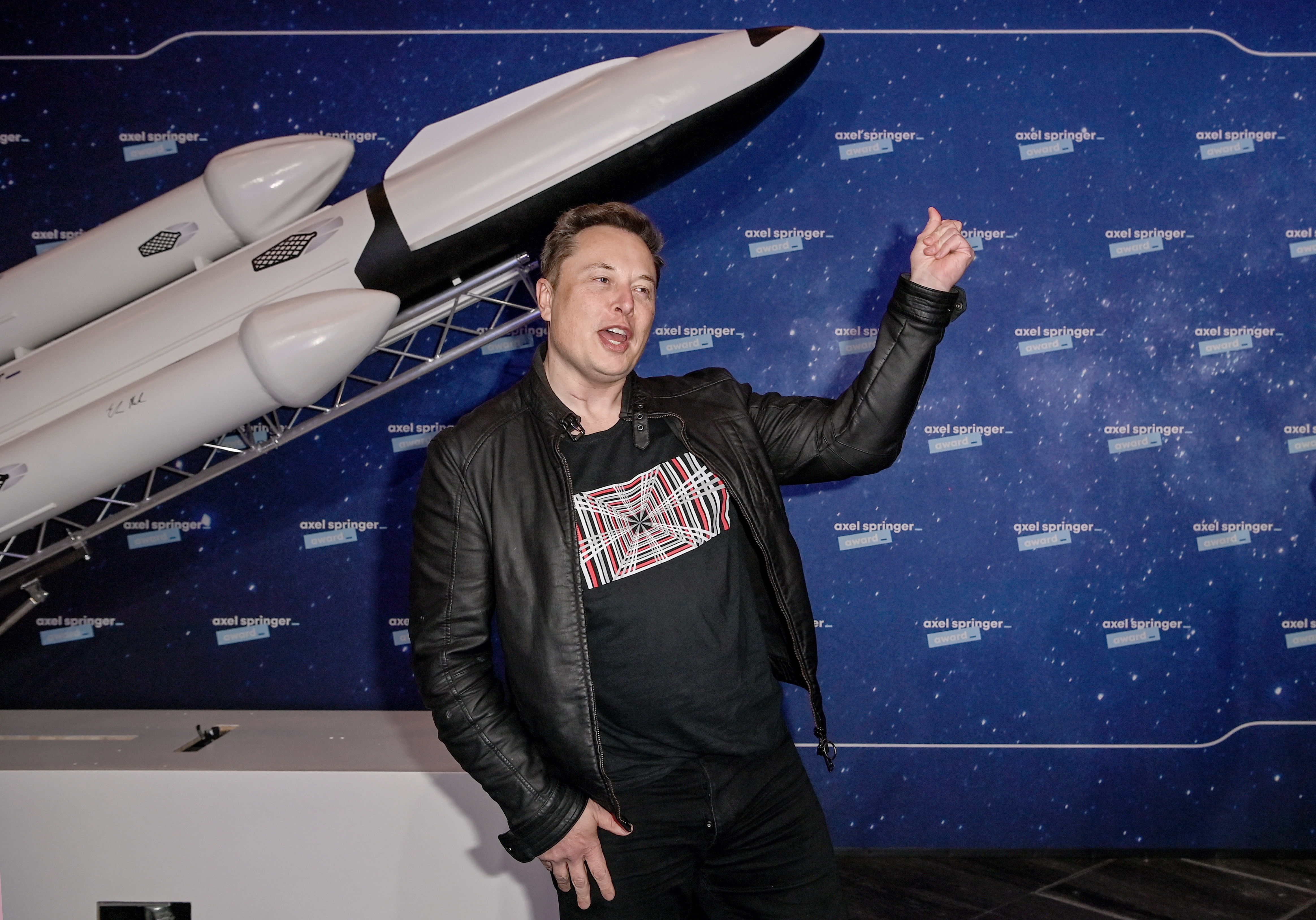 Elon Musk revela en qué año SpaceX enviará a los primeros humanos a Marte