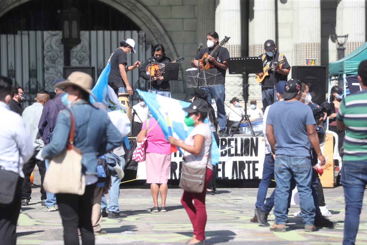 Fotos: música y poesía protagonizan la cuarta protesta contra la impunidad y la corrupción