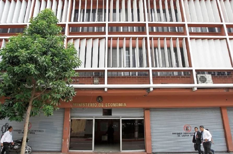 Sindicalistas organizan dos convivios para empleados del Ministerio de Economía en medio de la pandemia por el covid-19