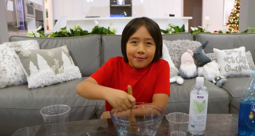 Más de US$29 millones ha ganado el niño YouTuber mejor pagado en el 2020