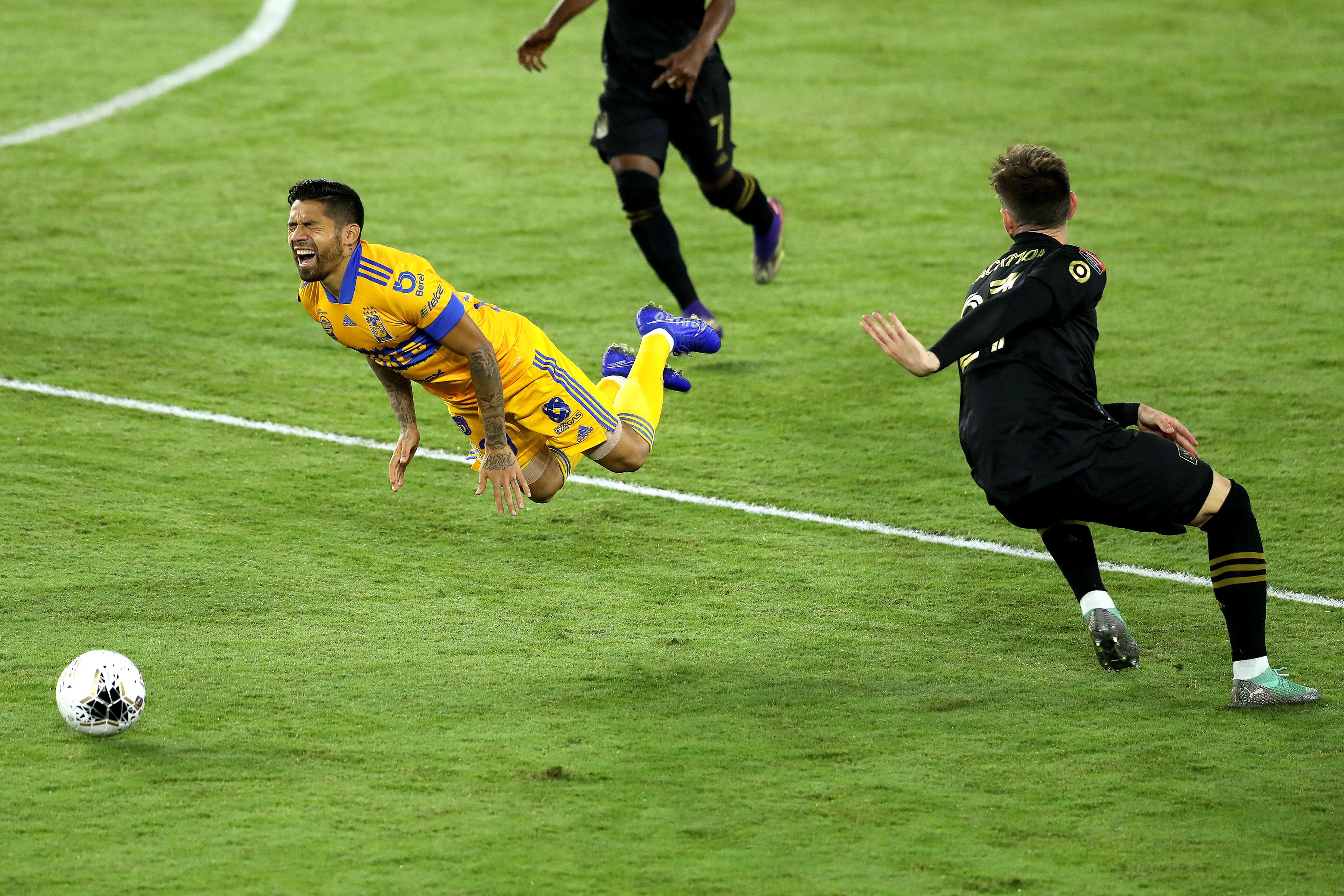 ¡La cuarta es la vencida! Tigres gana su primera Liga de Campeones de Concacaf y el arbitraje de los guatemaltecos fue criticado