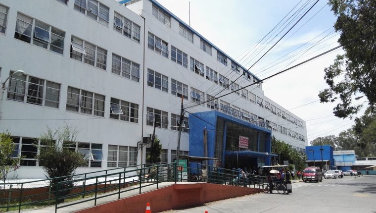 Hospital Roosevelt detecta casos de covid-19 en pacientes que llegan por otros padecimientos lo que aumenta el riesgo para personal de atención