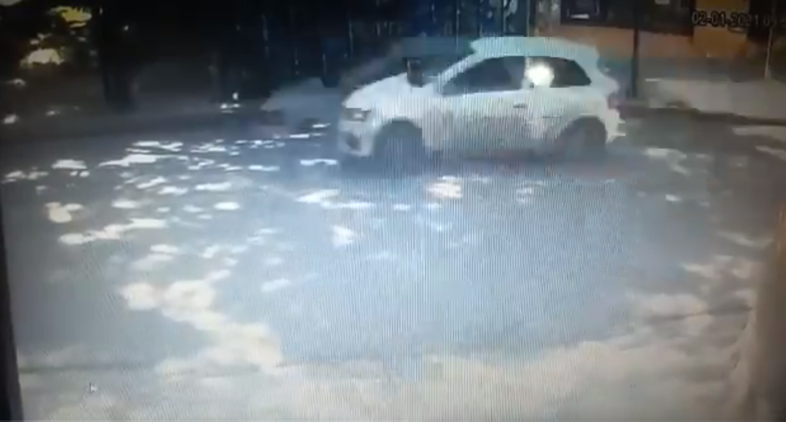 VIDEO: automovilista atropella a una abuelita a toda velocidad y le causa la muerte