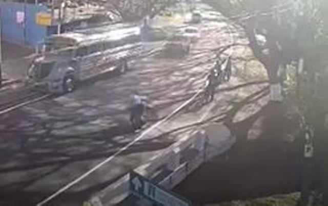 Tragedia: Video graba accidente que deja al menos un muerto y tres heridos