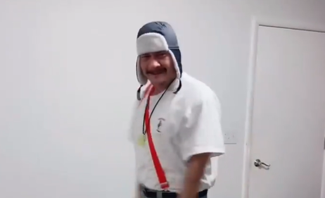 El divertido homenaje a Chespirito de DoggFace208