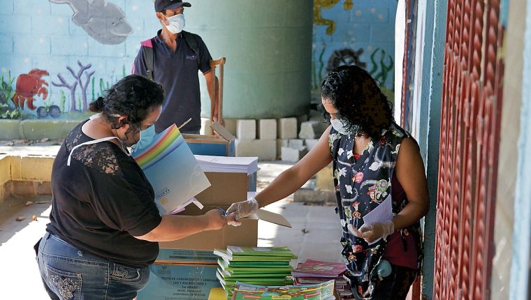 Mineduc informa que esta cantidad de establecimientos podría impartir clases presenciales por su color de alerta en el semáforo