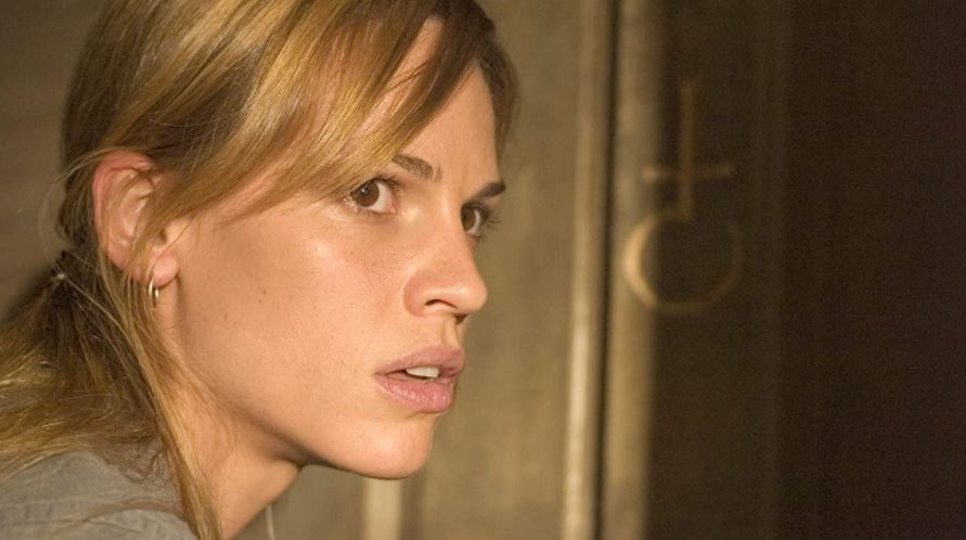 Escritores de Cobra Kai hablan de Julie Pierce (Hilary Swank) para la próxima temporada
