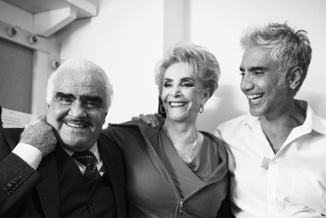 Vicente Fernández no tiene trono ni reina, pero al parecer ya fue vacunado contra el covid-19