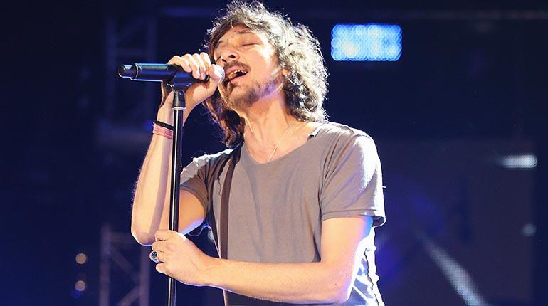 Twitter bloquea cuenta de León Larregui tras publicación en la que alienta a no vacunarse contra el coronavirus