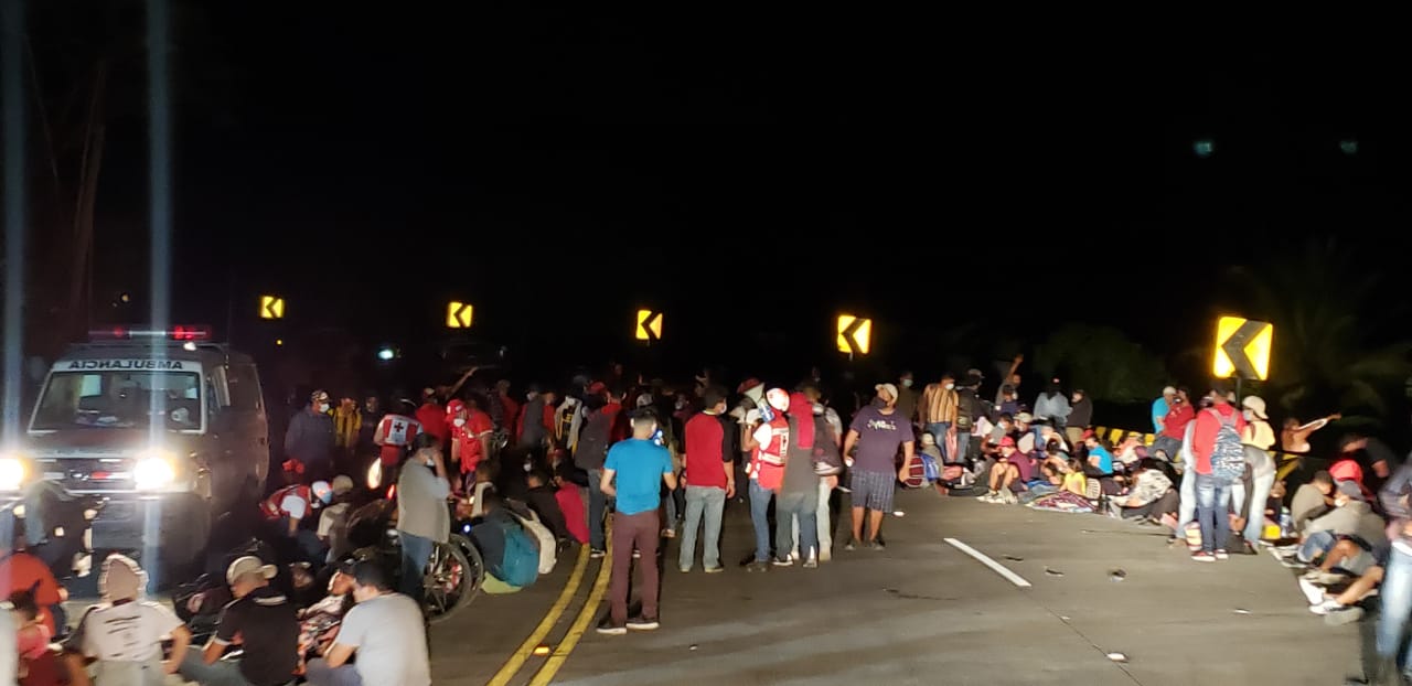 Caravana de migrantes ingresa a Guatemala por El Florido