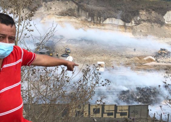 En imágenes: “Son nubes de polvo y humo”, se quejan vecinos afectados por incendio en vertedero de Amsa
