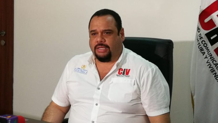 Exministro de Comunicaciones, José Luis Benito, es acusado de beneficiar a empresa en caso Libramiento de Chimaltenango