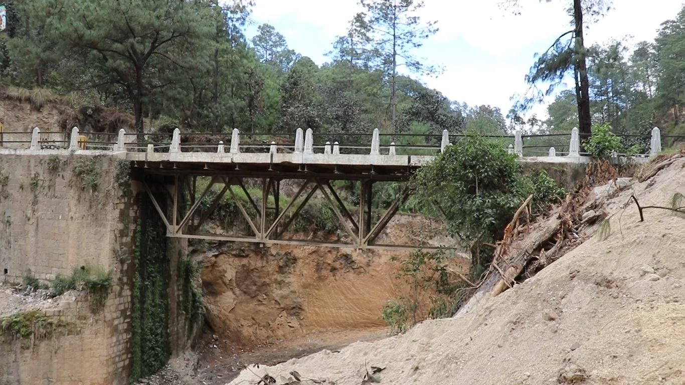 Suspenden trabajos en el puente El Canchó y sectores de Quiché desconocen de qué se trataba