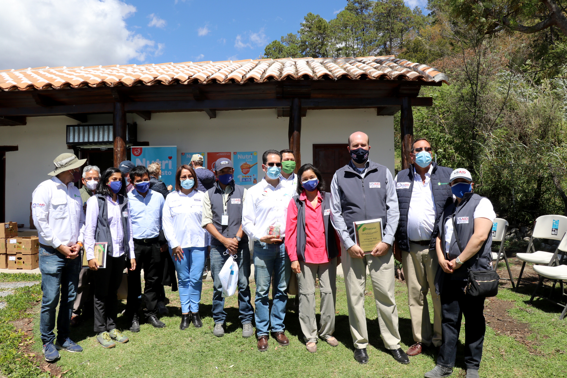 “Los coyotes no son amigos”: Embajador advierte peligros de migrar