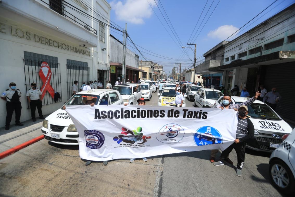 Gobierno amplía otros seis meses el plazo para que transportistas paguen el seguro obligatorio