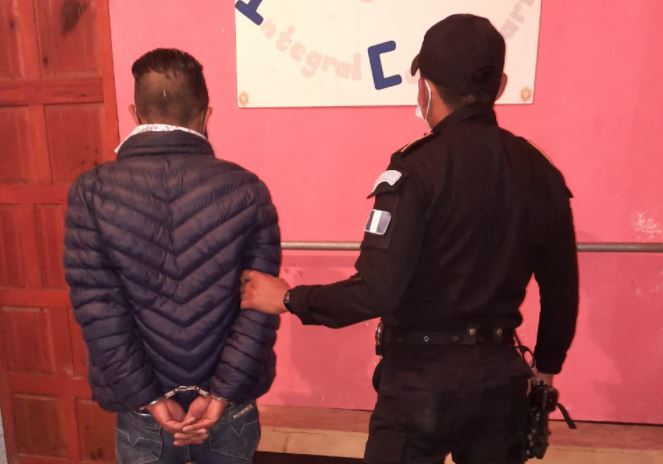 Golpeaba a su conviviente menor de edad: Capturan a hombre en San Juan Atitán, Huehuetenango