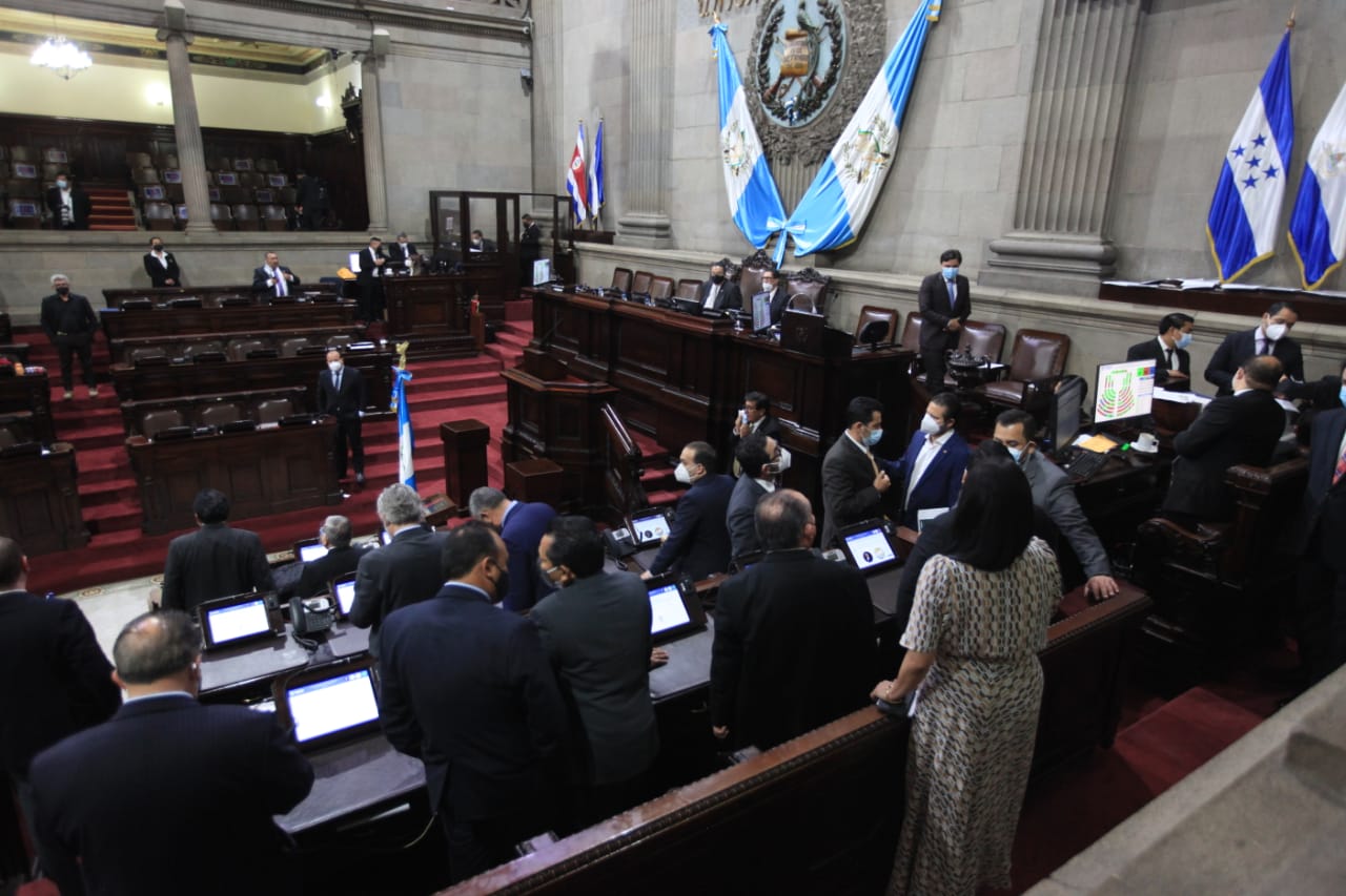 Más de dos horas y críticas a la CC: así fue la votación del primer aspirante a corte de Apelaciones