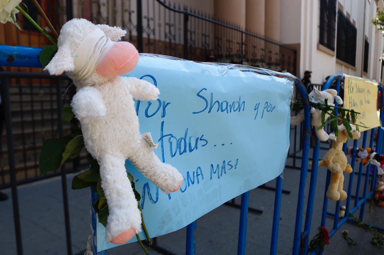 Protestan con juguetes por asesinato y secuestro de niñas
