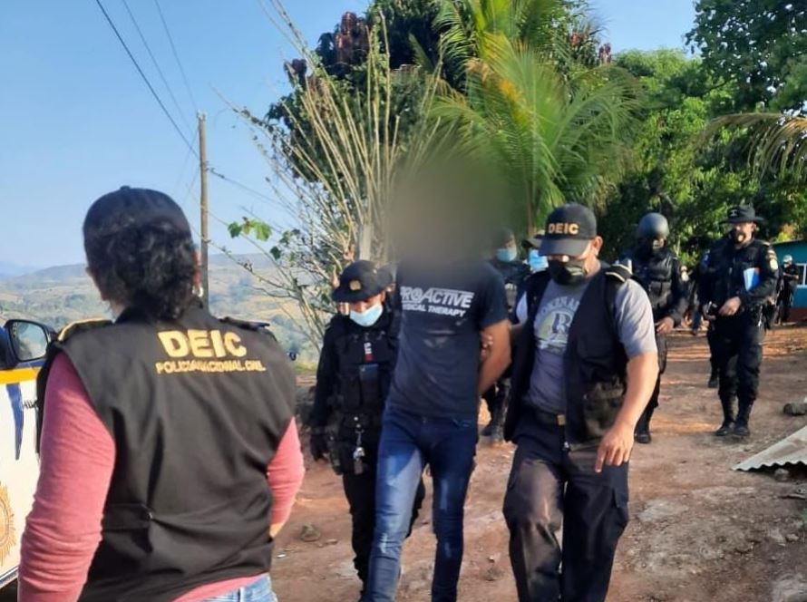 En allanamiento capturan a presuntos secuestradores en Santa Rosa