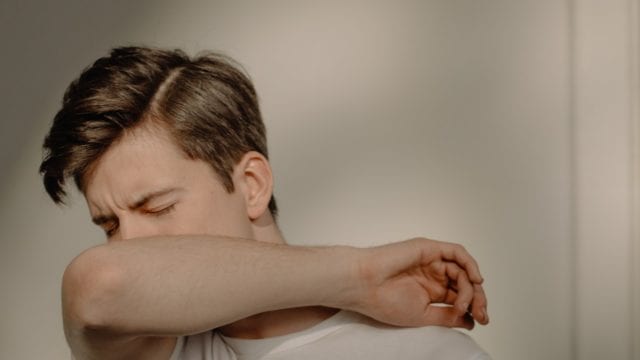 Esta aplicación busca diagnosticar el coronavirus con sólo toser frente al teléfono