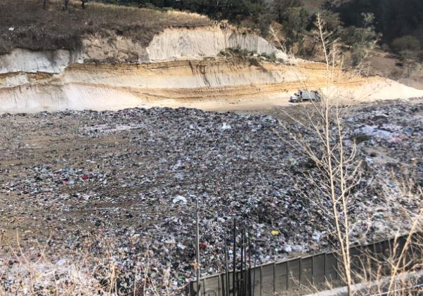 Recolectores señalan que basura empieza a acumularse en vertedero de Amsa por falta de maquinaria
