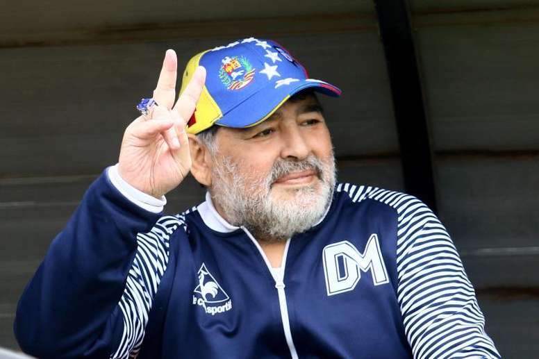 Así es el auto de Maradona que fue subastado en París por US$574 mil