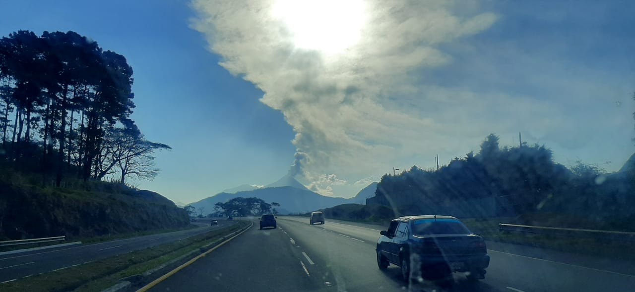 Ceniza del Volcán de Pacaya podría extenderse a cinco municipios de Escuintla y sectores de Suchitepéquez