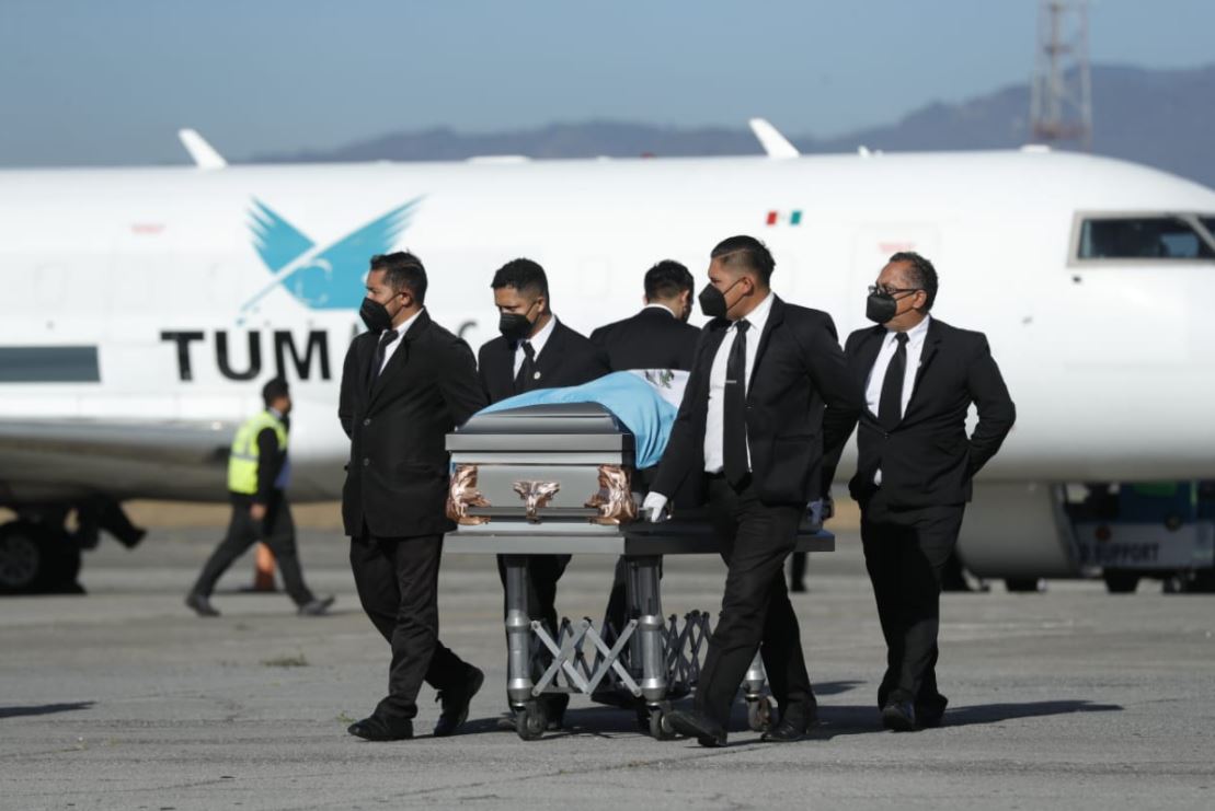Los 16 migrantes masacrados en Tamaulipas, México son repatriados a Guatemala