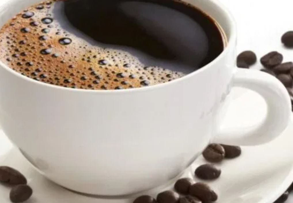 Por qué beber más de dos tazas de café al día reduce el 44 % la mortalidad, según estudio