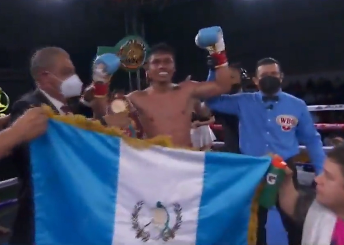 Lester Martínez logra tremendo nocaut y se corona campeón de Latinoamericano de la OMB