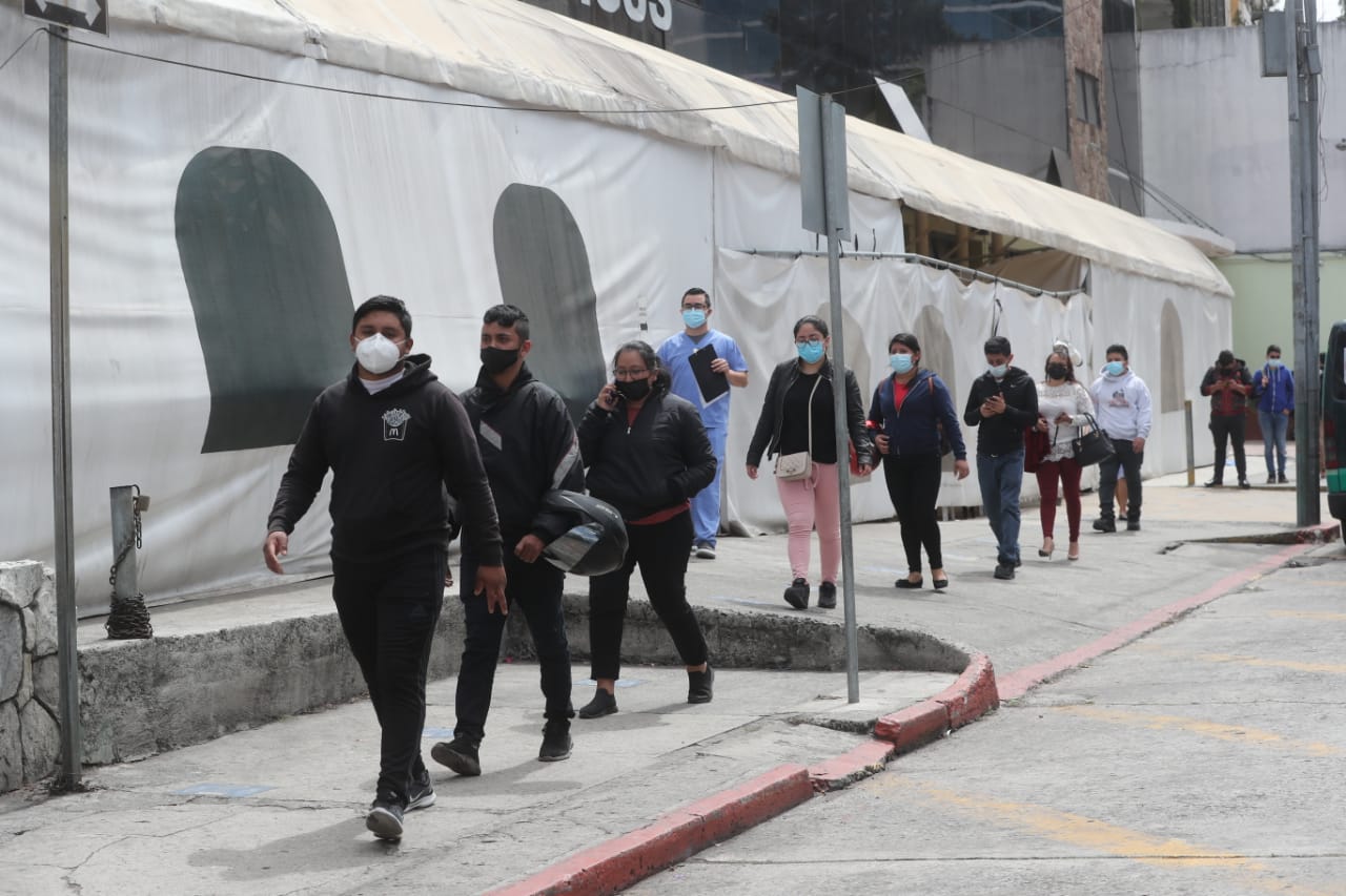 Conozca las historias de guatemaltecos que no se han podido hacer el diagnostico para saber si están contagiados de covid-19